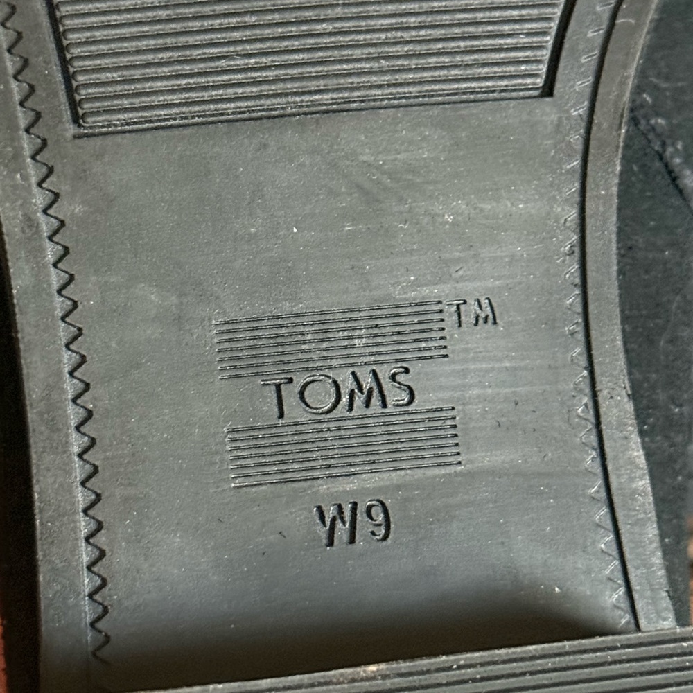 TOMS Suede Shaye Low Booties - Picture 7 of 7